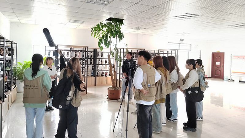 在签订加盟合同前，务必仔细审查合同条款，重点关注以下内容：